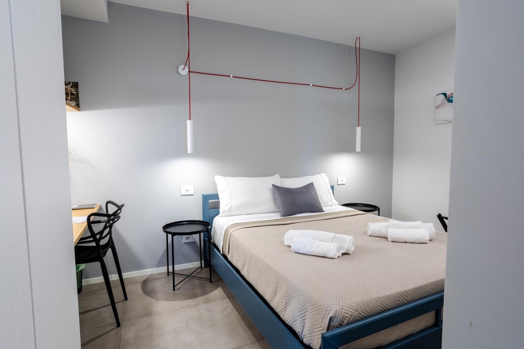 Porta San Paolo House Aparthotel Castelbuono  Bagian luar foto
