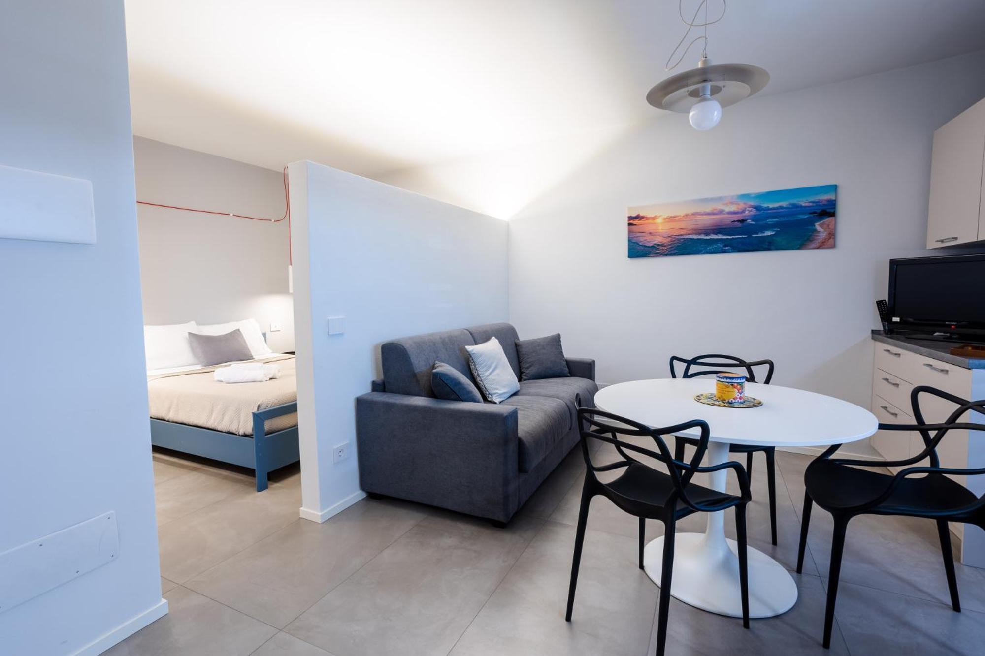 Porta San Paolo House Aparthotel Castelbuono  Bagian luar foto
