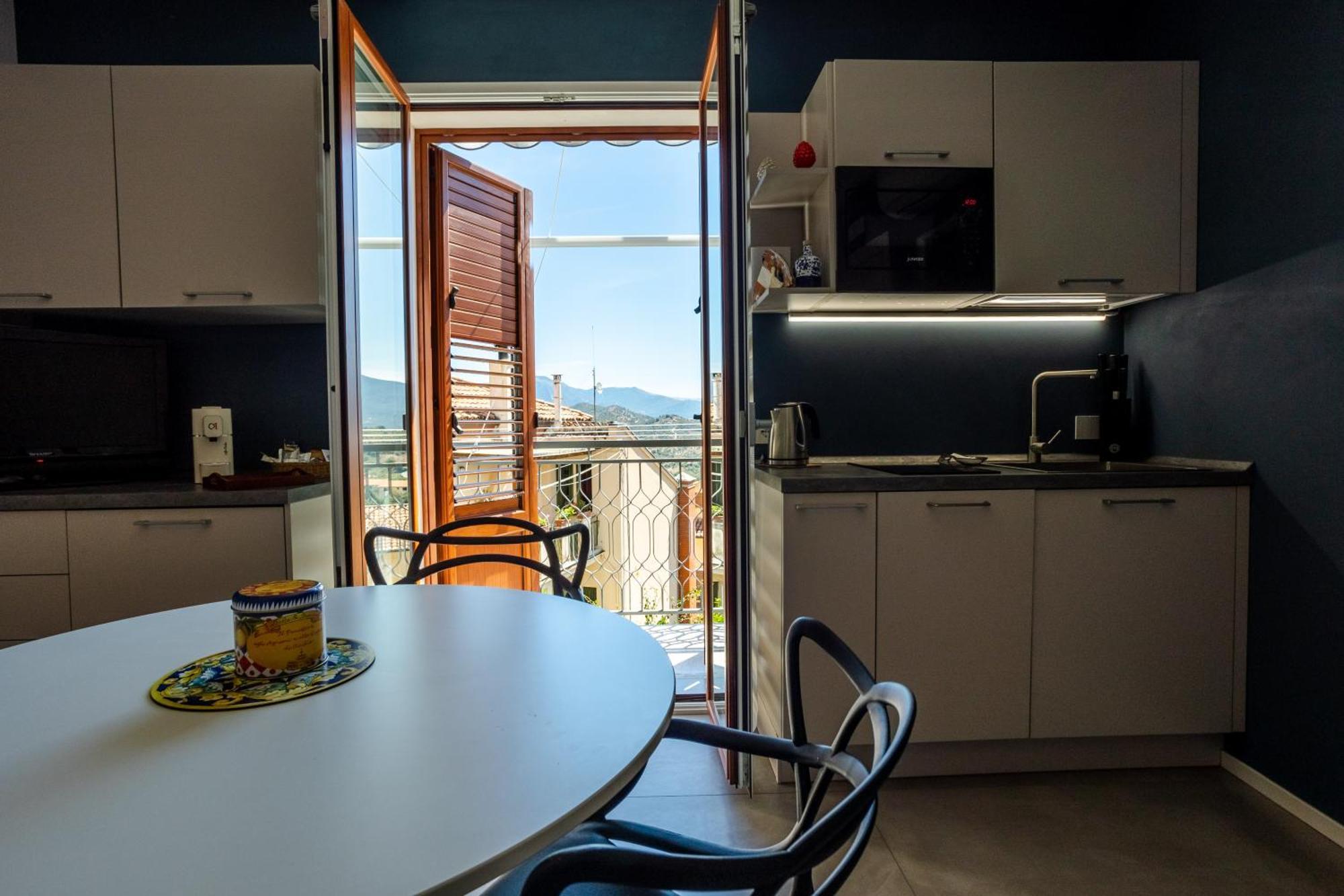 Porta San Paolo House Aparthotel Castelbuono  Bagian luar foto