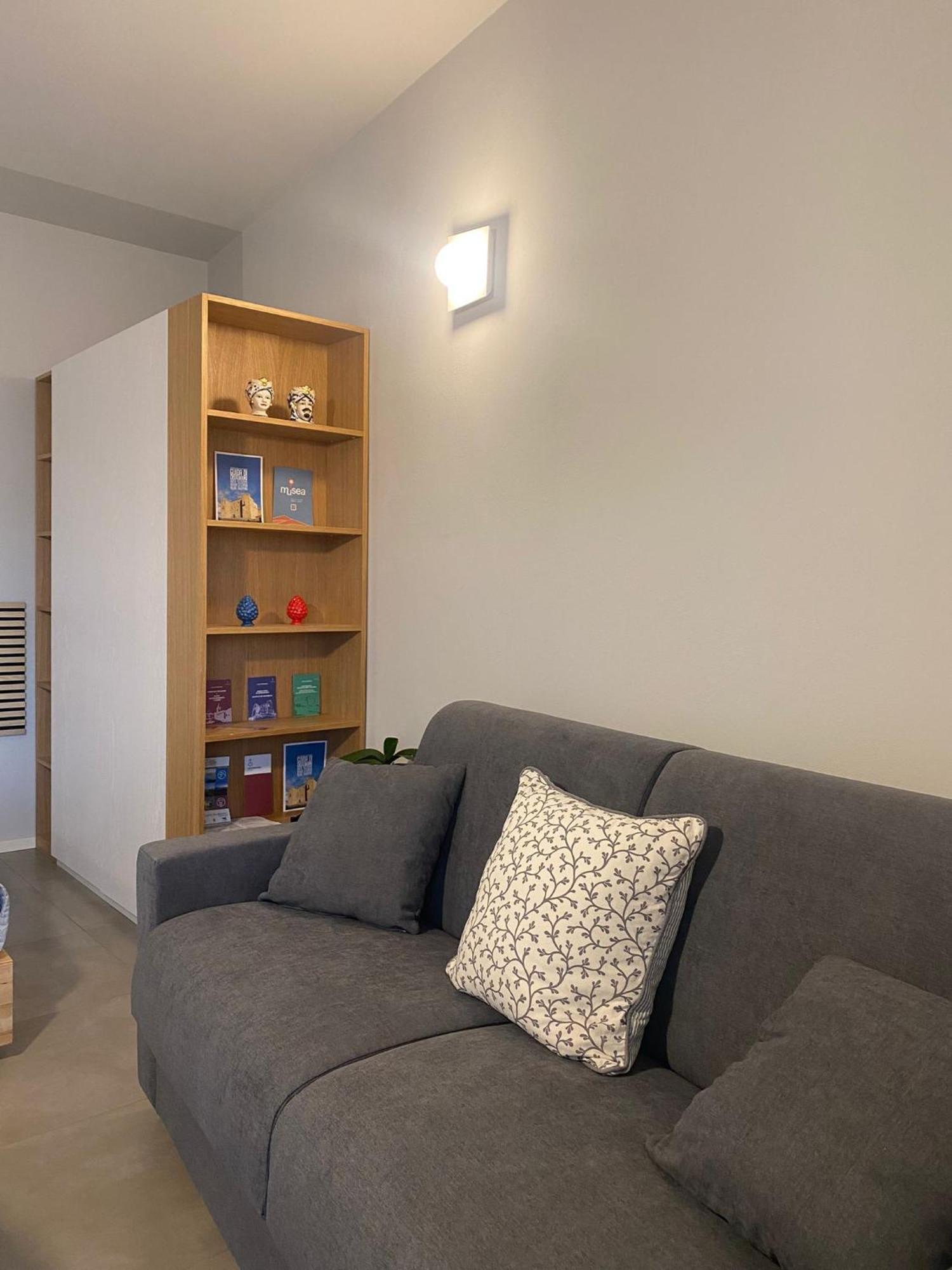 Porta San Paolo House Aparthotel Castelbuono  Bagian luar foto